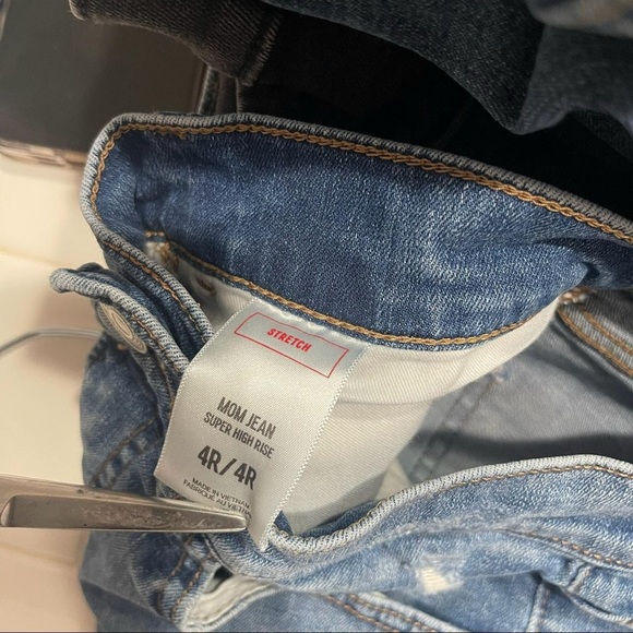 Express Mom Jeans - Picture 4 of 4